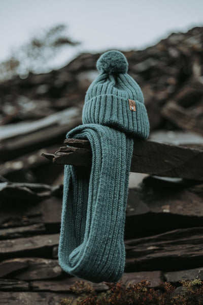 NEW Peacock colour Hat and Snood Set