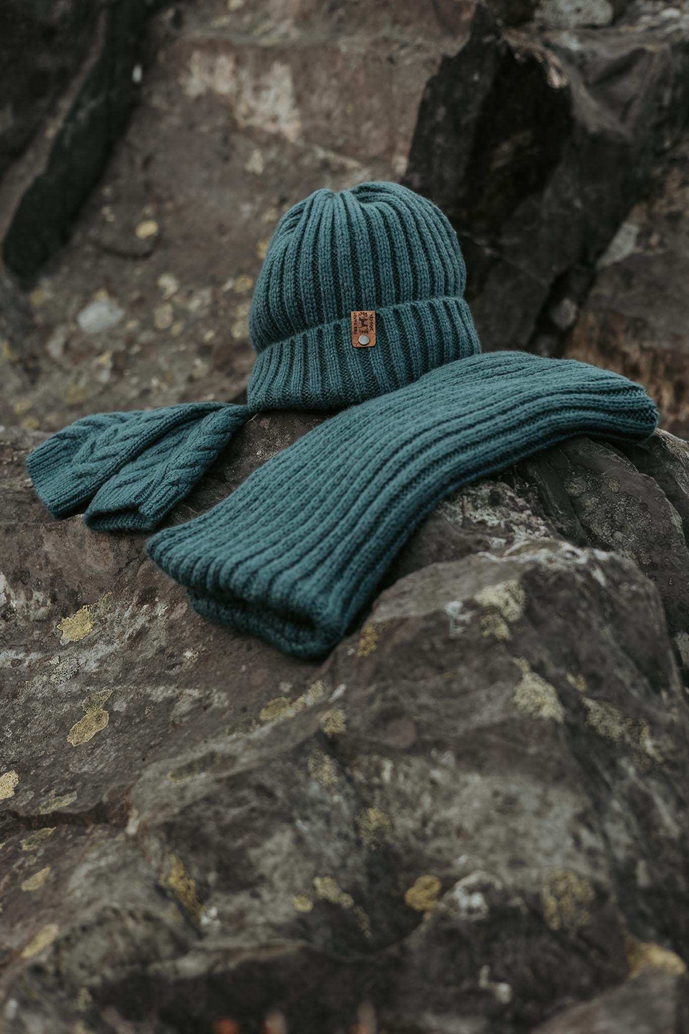 NEW Peacock Colour Hat, Snood and Hand Warmer Set